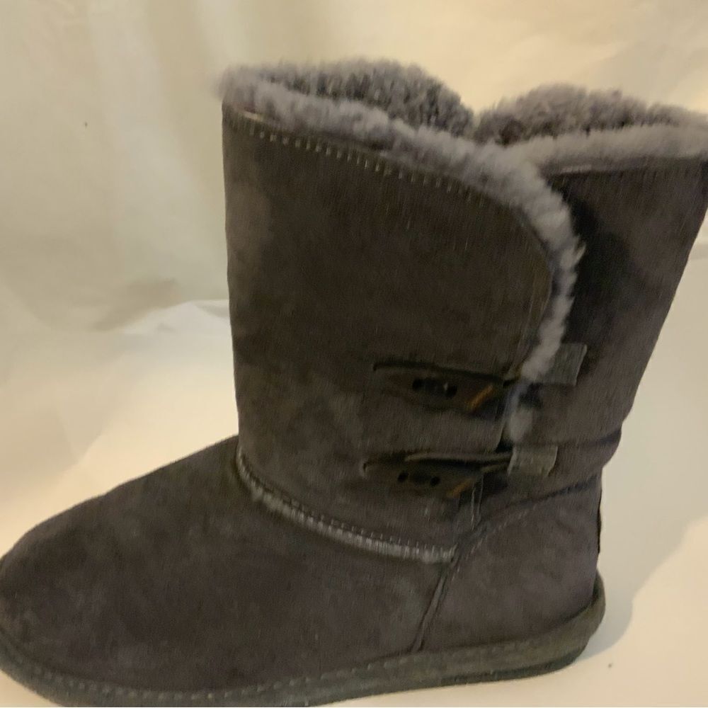 Bearpaw boots Gray side  buttons women’s size 9